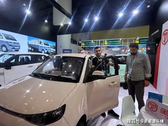 2025低速电动汽车政策_金彭汽车低速电动车行业领跑者_金彭汽车领冠甄冠米多车型升级