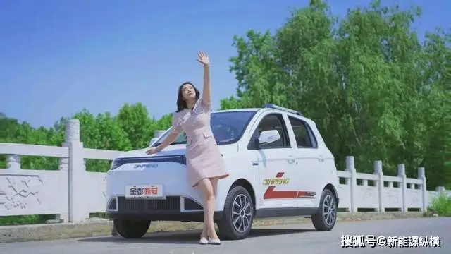 金彭汽车低速电动车行业领跑者_2025低速电动汽车政策_金彭汽车领冠甄冠米多车型升级